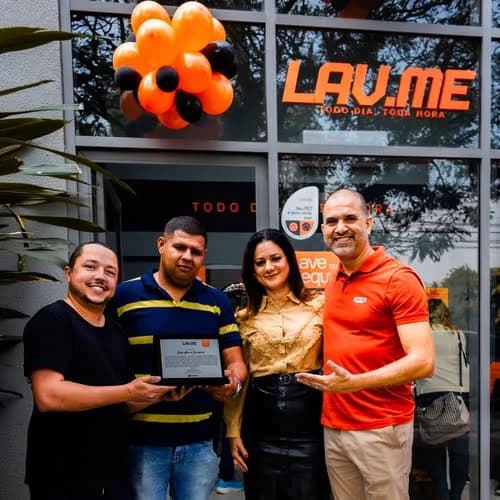 Inauguração da lavanderia self-service LAV.ME em Butantã, São Paulo