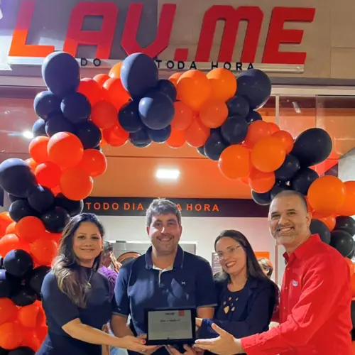 Inauguração da lavanderia self-service LAV.ME em Três Pontas, Minas Gerais